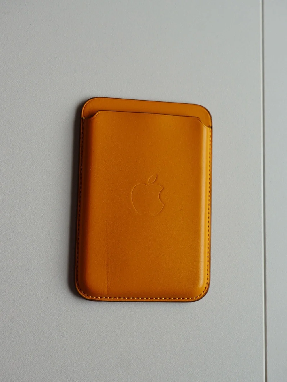 Apple Leather MagSafe Card Sleeve - Yellow/Golden/ Mustard